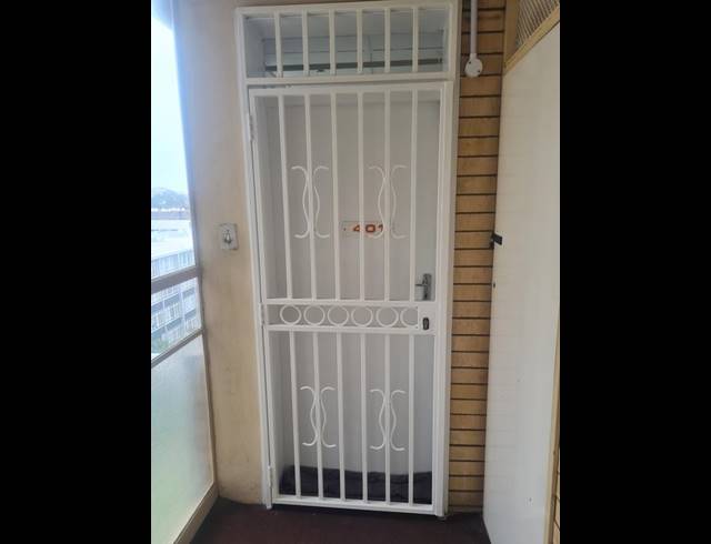 2 BEDROOM PROPERTY TO RENT IN PARKTOWN